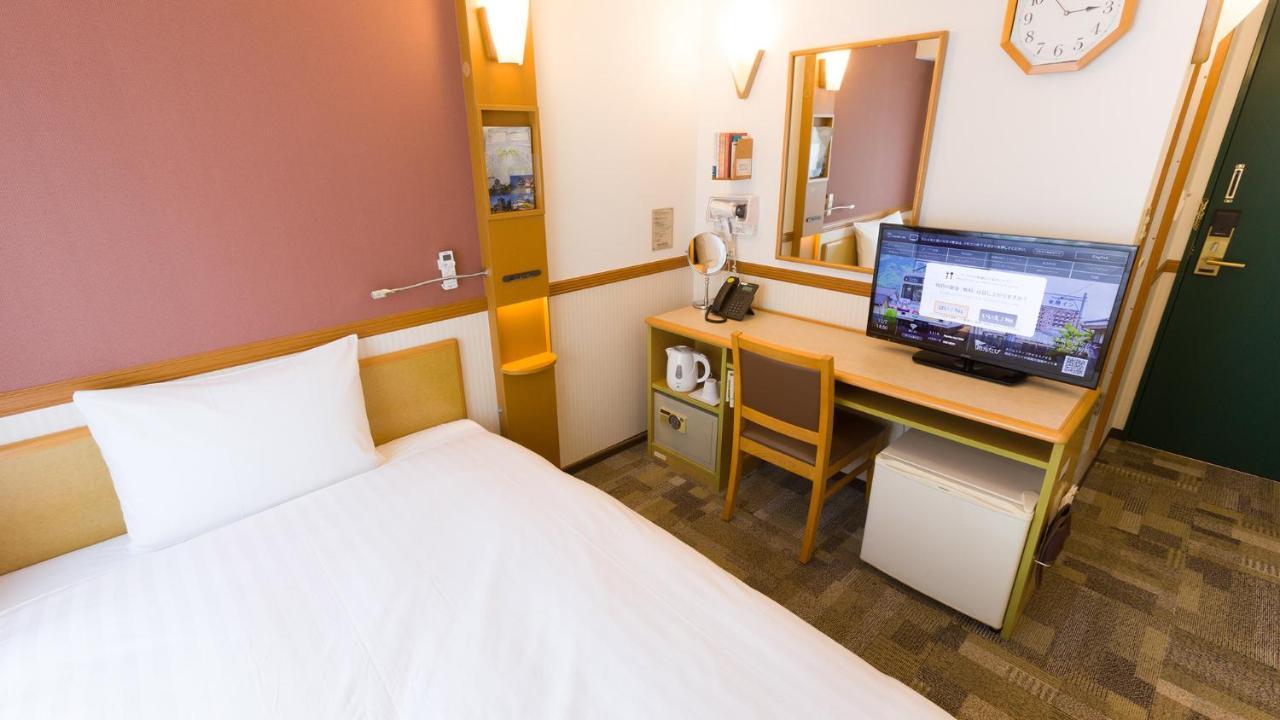 Toyoko Inn Sendai Nishi-Guchi Hirose-Dori Екстер'єр фото